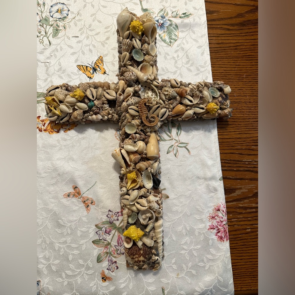 Cross with shells